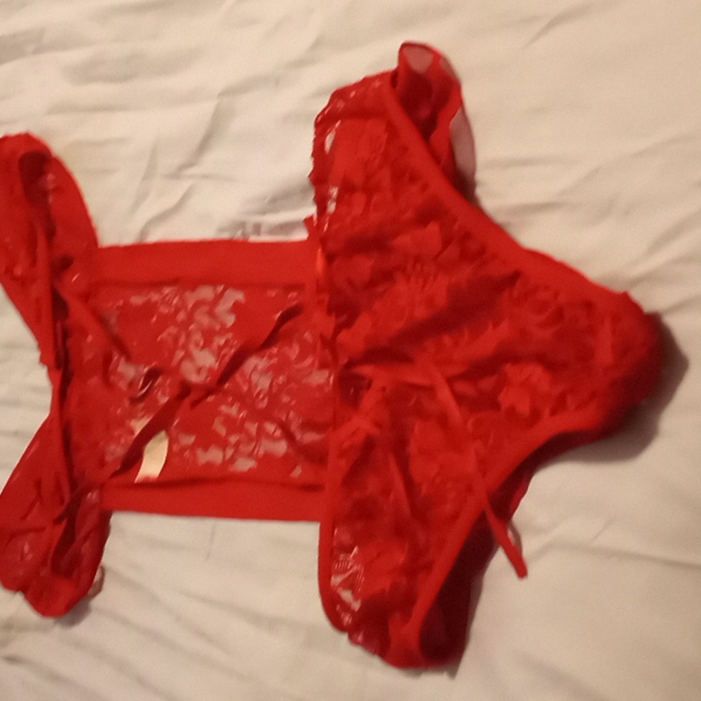 Lingerie - Picture 3 of 3
